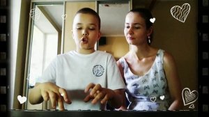 Учимся и играем на пианино с Даней.   Королькова И.С. "Крохе-музыканту", "Скороговорка".