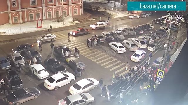 Подрался с ДПС. Вологда, Первая школа (16.03.2024 в 23:01) смотреть онлайн