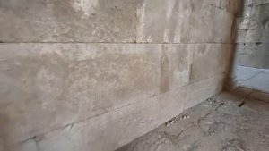 История Пи на забытых руинах огромного театра Милета
