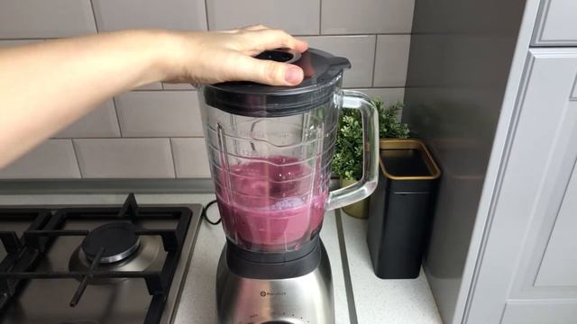 КАК ПРИГОТОВИТЬ ФРУКТОВЫЙ СМУЗИ В БЛЕНДЕРЕ? Полезный, на завтрак для всей семьи смотреть онлайн