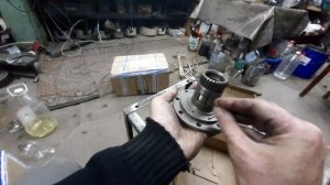 Иголки большого игольчатого подшипника, старые и новые ,наглядно.