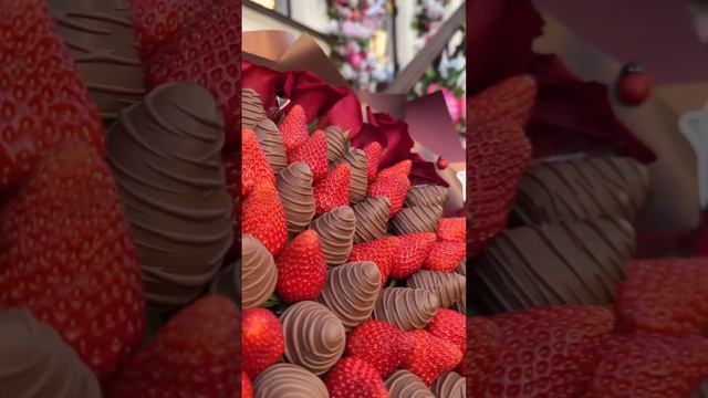 Клубничный букет премиум с красными розами❤️ #strawberry #клубникавшоколаде #flowers #цветы #food