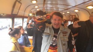 Александр Бормотов. "Народные куплеты". Трамвайный драйв в Питере, 2018.