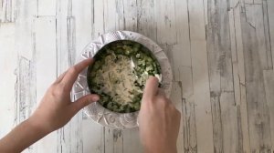 Салат с тунцом огурцом яйцом Как приготовить САЛАТ с ТУНЦОМ яйцами огурцами