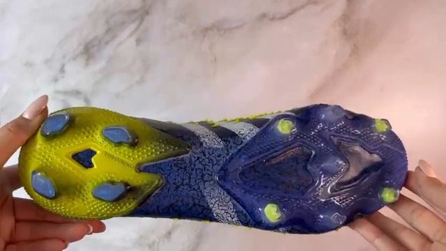 Бутсы Adidas Predator Freak + FG черный/желтый смотреть онлайн