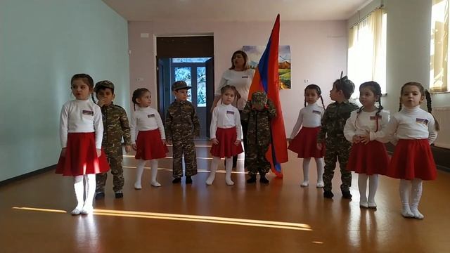 Հայրենի'ք, ես մի զարկն եմ քո բազկի смотреть онлайн