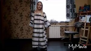 Примеряю мамины платья.