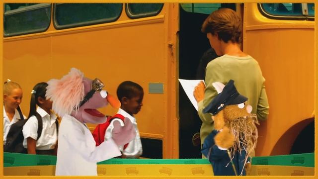 HJULEN PÅ BUSSEN SNURRAR RUNT-RUNT-RUNT (med text) смотреть онлайн