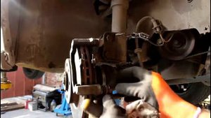 Замена переднего тормозного цилиндра ВАЗ 2110 2004 1,5 16кл Лада 2110 LADA