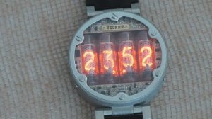 Двухсторонние наручные ламповые часы Неоника