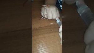 ДЕЛАЕМ УКОЛ СЫНУ