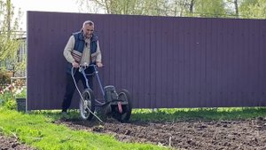 Нарезка грядок при помощи Лаплоша
