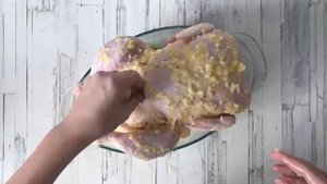 КАК ПРИГОТОВИТЬ КУРИЦУ В УТЯТНИЦЕ В ДУХОВКЕ? Запеченная целиком, сочная, с начинкой