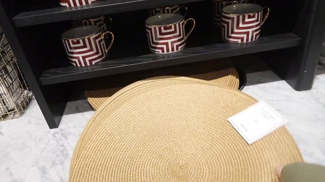 VLOG | • พาไปช้อปปิ้งเสื้อผ้า เครื่องสำอาง + ของแต่งบ้านที่ HM Home 🛋🪟 • (피캄, PCALM) | LukmeeRLW.