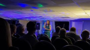 Уральская рябинушка - поёт Ирина Чадова_Full-HD.mp4