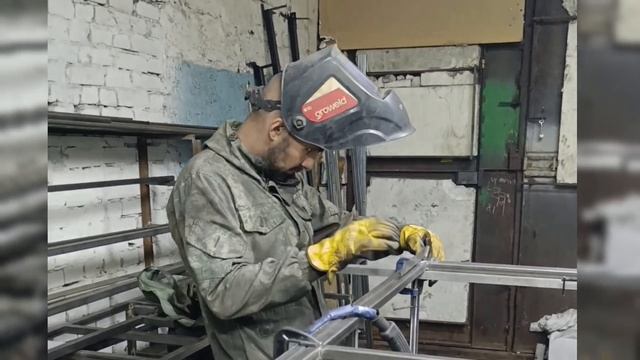 Как приварить воротные петли? Мебель в стиле лофт