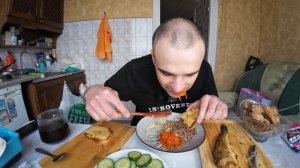 МУКБАНГ ПЮРЕ / ЯИЧНИЦА / ГРЕЧКА / РЫБА - МИНТАЙ / БУТЕРБРОДЫ / ОБЖОР EATING MUKBANG ASMR АСМР