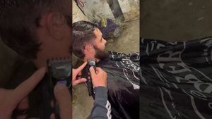 Мужская стрижка андеркат с эффектом мокрых волос