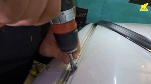 Белый SUZUKI ERTIGA. Ставим рейлинги на крышу Сузуки Эртига.