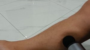 Пример работы перкуссионного электрического массажера DEERMA DEM-M101G с 6 насадками