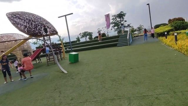 SM SEASIDE CEBU IS THE MOST BEAUTIFUL MALL IN THE COUNTRY PHILIPPINES OH YEAH HEHE