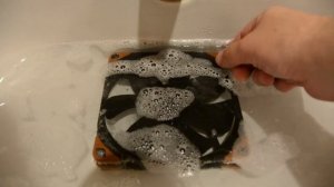 MYC setzt den Noctua NF-A14 und NF-F12 industrialPPC-2000 IP67 PWM unter Wasser