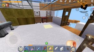 Я играю в мини world лаки блоки