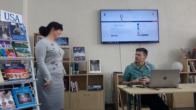 🇪🇸Minsk habla español 🇪🇸 сценка в библиотеке