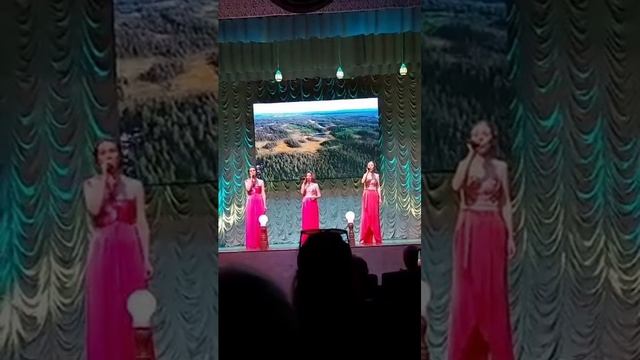 Вокальный ансамбль "Лира" (г. Анапа) - "Карелия" (припев) (ЦК "Родина", г. Анапа, 30.04.2024)