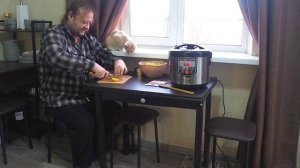 картошка с тушенкой в мультиварке