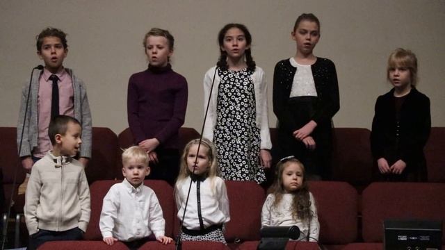 Любит Иисус меня. (Jesus loves me.) Детское пение. смотреть онлайн