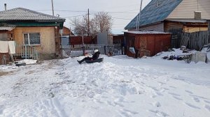 Покатушки на санках.Небольшие покупки.