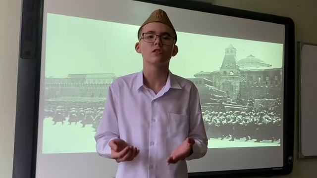 Кирюшкин Михаил читает стихотворение "Москва готова к бою" (В. Лебедев-Кумач)
