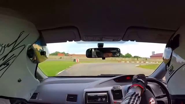 Redliners Racing ЮГ и Заяц смотреть онлайн