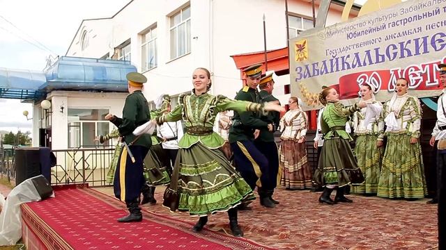 3 Ролик для фойе без объявления и без титров