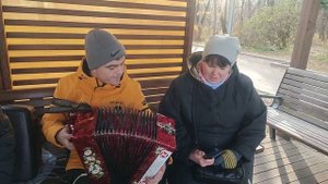 Репетиция песни. Е. Павловнина и гармонист В. Афонин 09.11..24..mp4