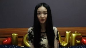 китаянка учит русский язык