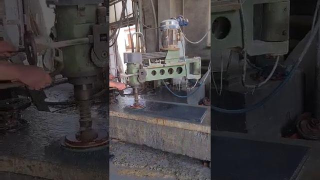 Процесс полирования изделий из гранита ручным способом #домкамня #гранит #производство