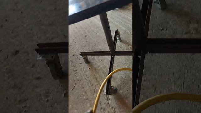 Стойка для ТО из металлолома #shorts смотреть онлайн