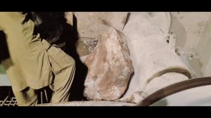 Строительство, дробление щебёнки