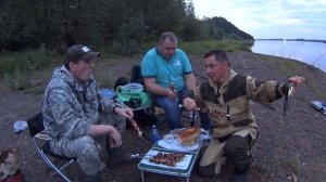 КЛЮЕТ ВСЕ!!!РЫБАЛКА НА ДОНКИ НА КАМЕ.ЛОВИМ СУДАКОВ НА МАЛЬКА И ЛЕЩА НА ОПАРЫША.РЕКА КАМА ,УДМУРТИЯ