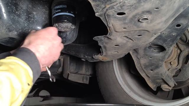 Как поменять масло Mazda CX5 смотреть онлайн