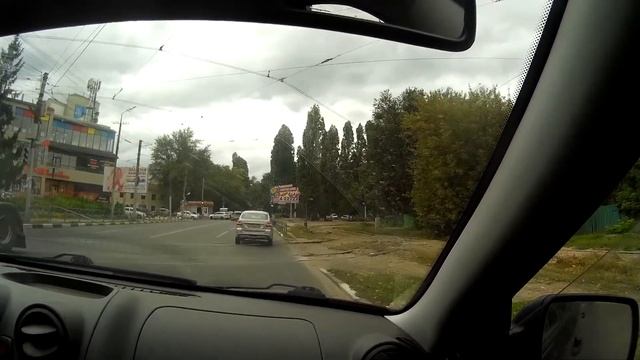 Езда по городу с объяснениями за рулем ученик.