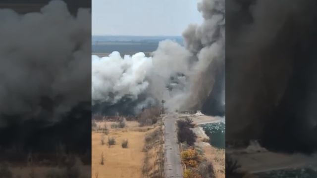 Подрыв националистами ВСУ дамбы Кураховского водохранилища.