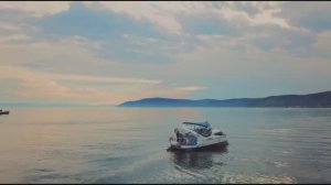 Катер с прозрачным дном на Байкале