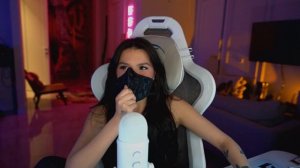 АМИНА СНЯЛА МАСКУУУ!!!!!  ПЕРВЫЙ СТРИМ БЕЗ МАСКИ!!!!