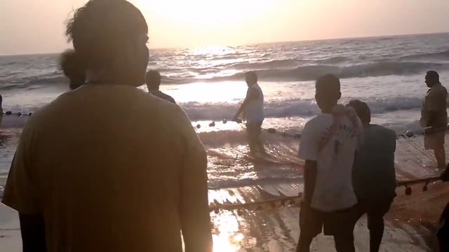 Goa - Benaulim Beach. Fishing.