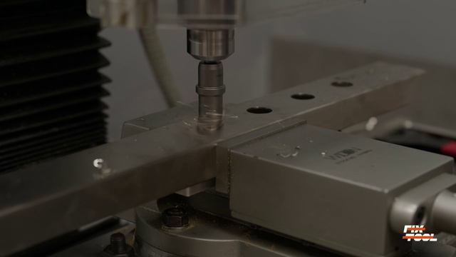 Сверление отверстий в нержавеющей стали твердосплавной коронкой смотреть онлайн