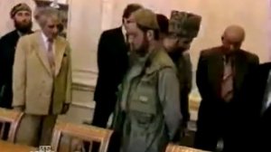 Как президент чеченской республики усодил Ельцина напротив.  Яндарбиев напротив Ельцина.