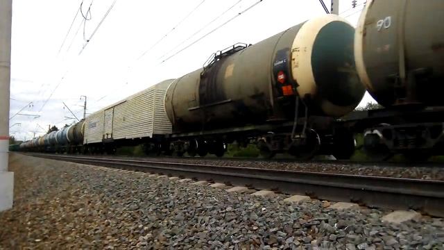 Электровоз ВЛ10-139 с грузовым составом смотреть онлайн